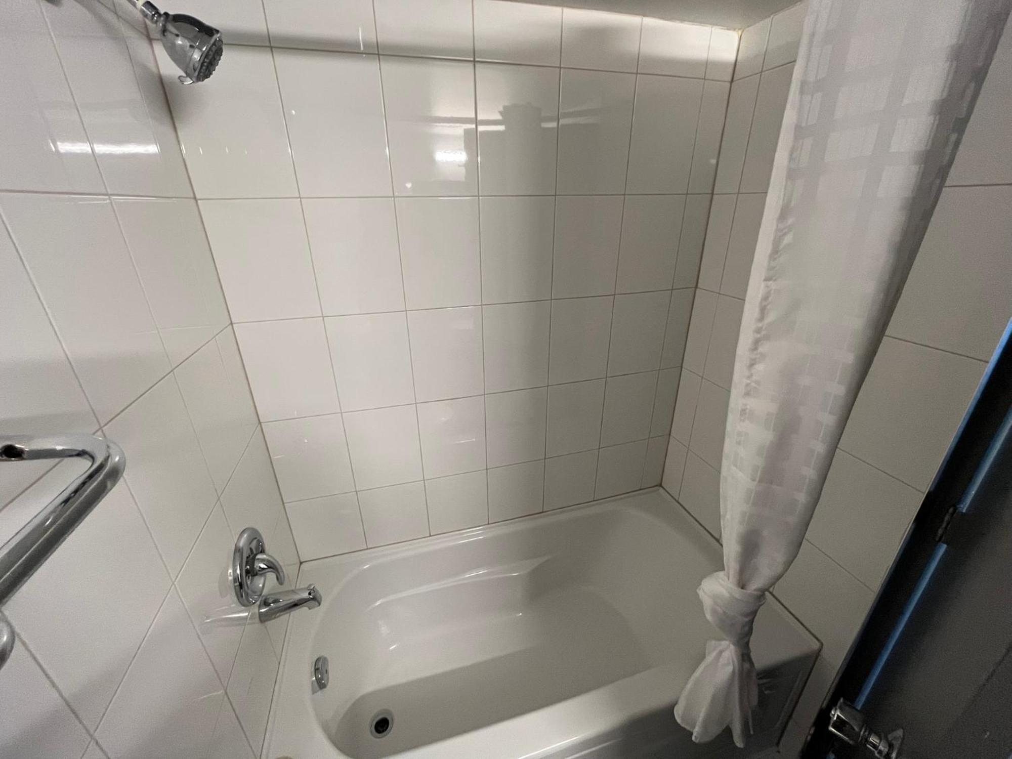 The Lodge Inn Edmonton Ngoại thất bức ảnh