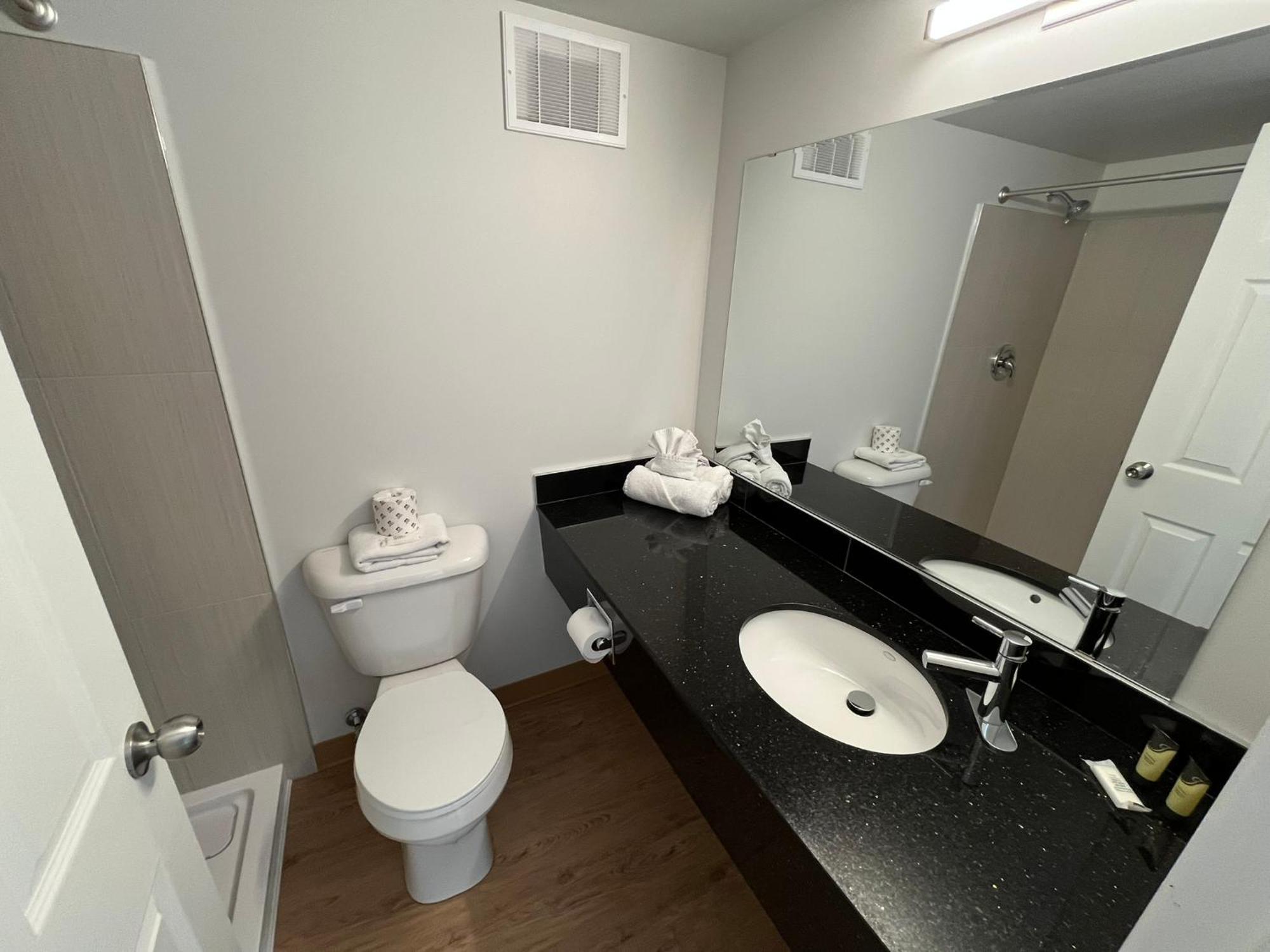 The Lodge Inn Edmonton Ngoại thất bức ảnh