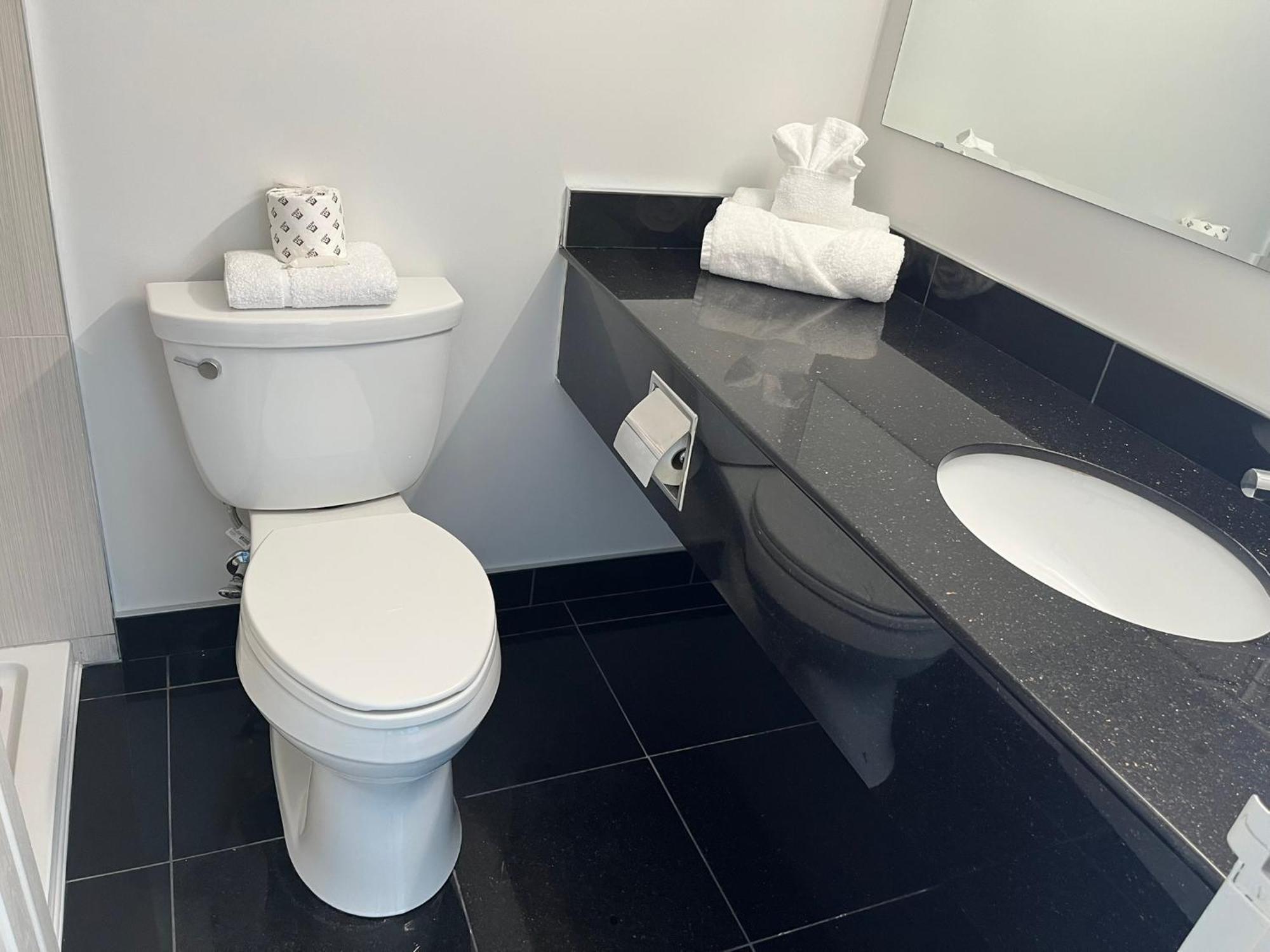 The Lodge Inn Edmonton Ngoại thất bức ảnh